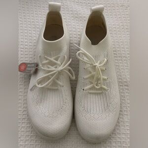 Fitflop Women’s Uberknit Slip-On High-Top Sneakers. White NWT sz 9